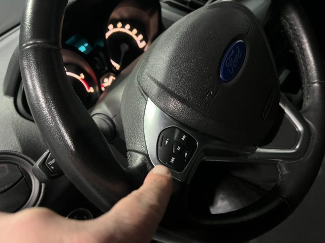 FORD Transit Courier usata, con Chiusura centralizzata