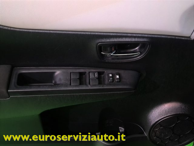 TOYOTA Yaris usata 37