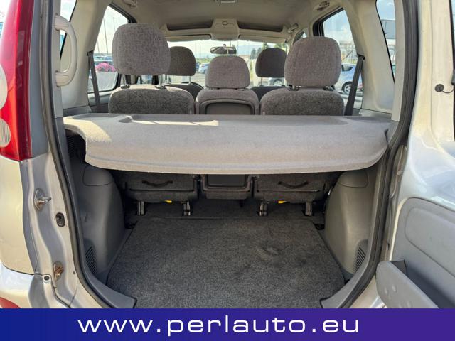 TOYOTA Yaris usata, con Lettore CD
