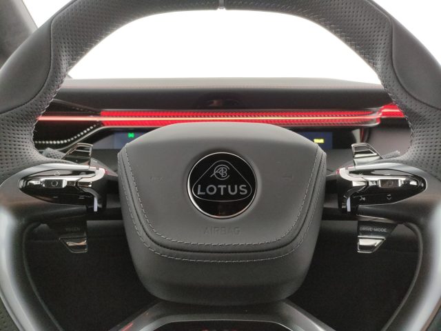 LOTUS Eletre usata, con Volante in pelle