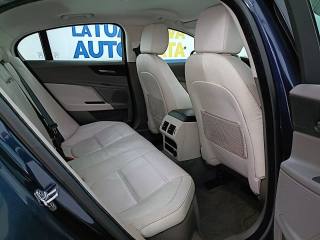 JAGUAR XE usata, con Sensori di parcheggio posteriori