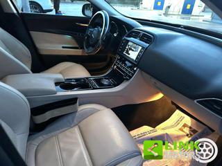 JAGUAR XE usata, con Fendinebbia