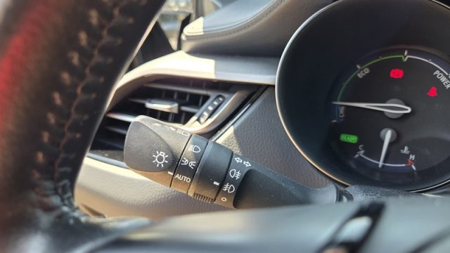 TOYOTA C-HR usata, con Fari LED
