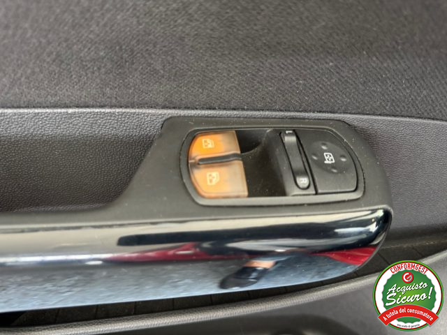 OPEL Corsa usata, con Volante in pelle