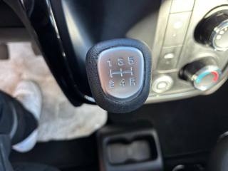 MAHINDRA KUV100 usata, con Controllo trazione