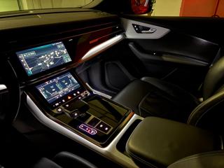 AUDI Q8 usata, con Volante in pelle