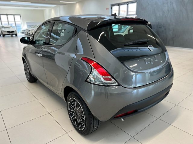 LANCIA Ypsilon usata, con Autoradio digitale