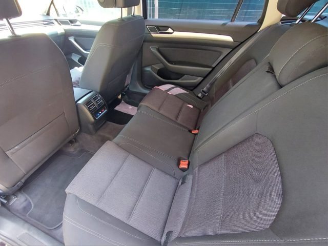 VOLKSWAGEN Passat Variant usata, con Climatizzatore