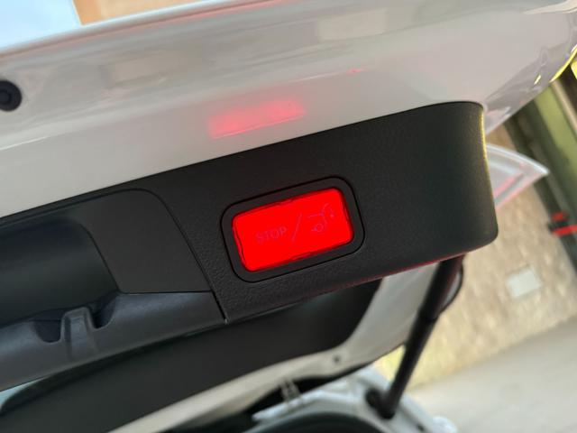 MERCEDES-BENZ GLB 200 usata, con Sistema di navigazione