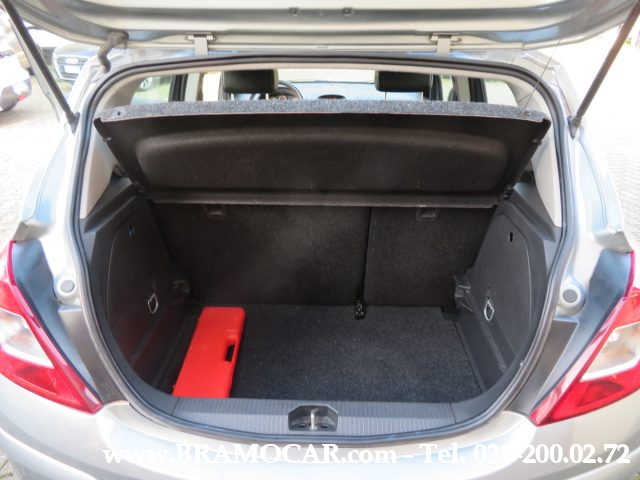 OPEL Corsa usata, con Luce d
