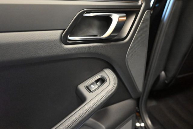 PORSCHE Macan usata 56