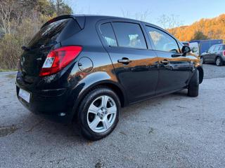 OPEL Corsa usata, con USB