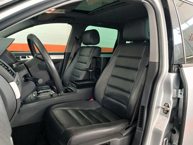 VOLKSWAGEN Touareg usata, con Autoradio