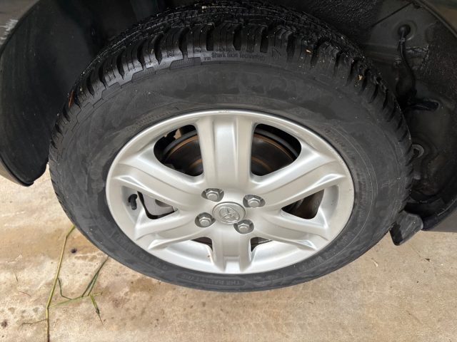 TOYOTA iQ usata, con Autoradio digitale