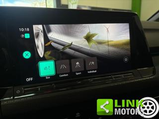 VOLKSWAGEN Golf usata, con Touch screen