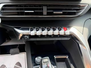 PEUGEOT 3008 usata, con Sistema di navigazione