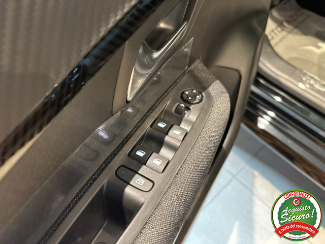 PEUGEOT 208 usata, con Volante in pelle