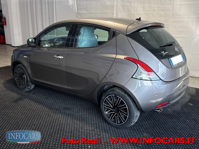 LANCIA Ypsilon usata, con Airbag
