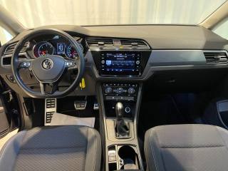 VOLKSWAGEN Touran usata, con Autoradio