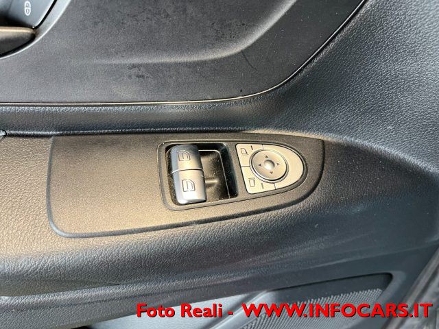 MERCEDES-BENZ Vito usata, con Sensori di parcheggio anteriori