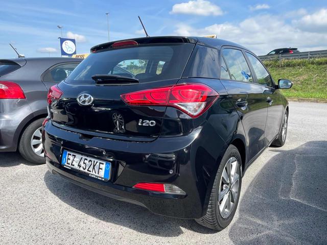 HYUNDAI i20 usata, con Airbag laterali