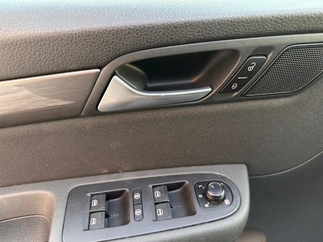 VOLKSWAGEN Sharan usata, con Autoradio
