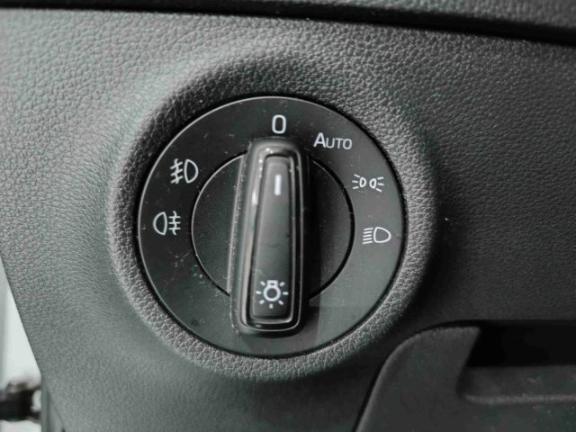 SKODA Karoq usata, con Specchietti laterali elettrici