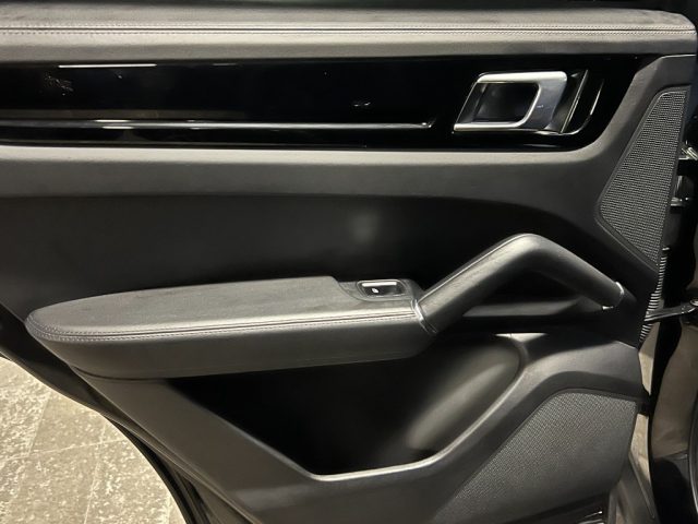 PORSCHE Cayenne usata, con Controllo automatico clima
