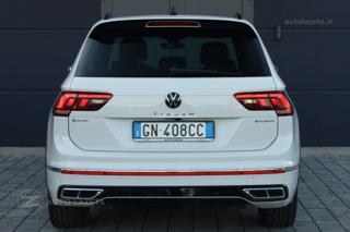 VOLKSWAGEN Tiguan usata, con USB