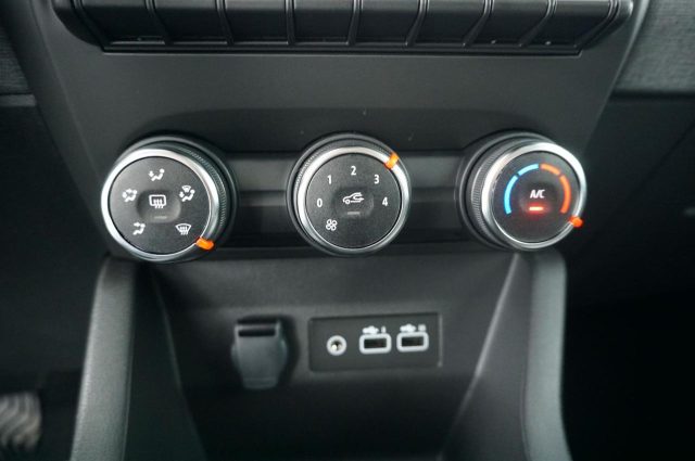 RENAULT Clio usata, con Bluetooth