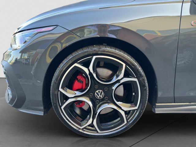 VOLKSWAGEN Golf usata, con Bracciolo