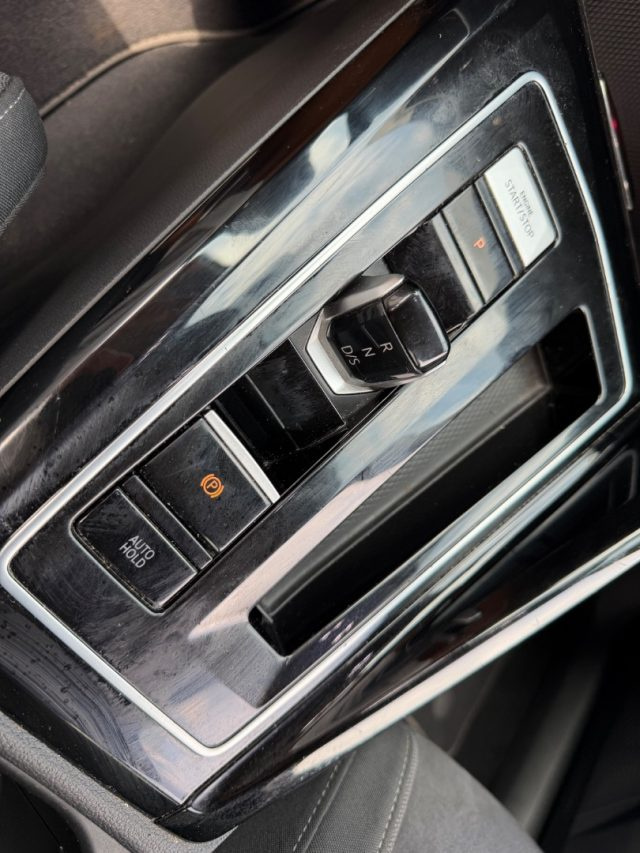 VOLKSWAGEN Golf usata, con Controllo automatico clima