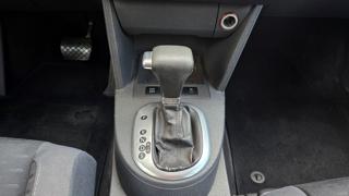 VOLKSWAGEN Touran usata, con Volante in pelle