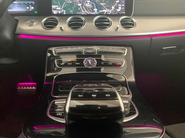 MERCEDES-BENZ E 220 usata, con Specchietti laterali elettrici