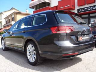 VOLKSWAGEN Passat usata, con Autoradio