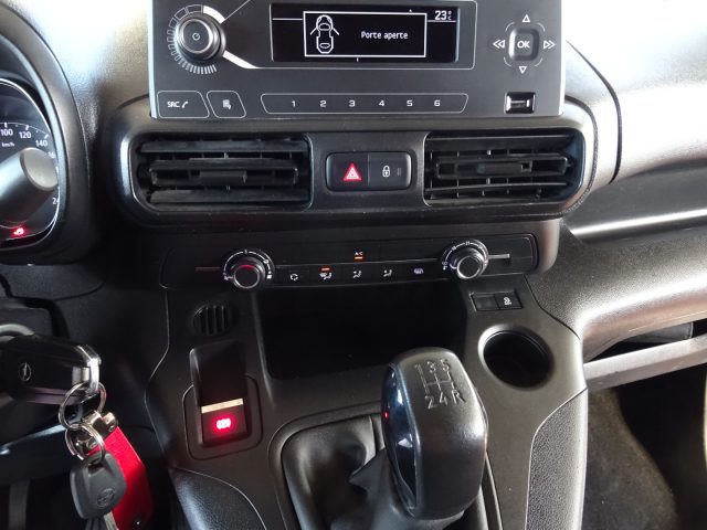 OPEL Combo usata, con Controllo trazione