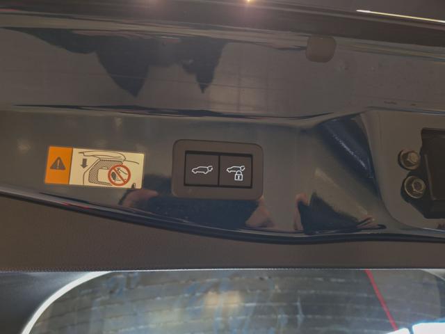 TOYOTA C-HR usata, con Lettore CD