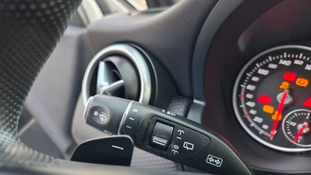 MERCEDES-BENZ A 160 usata, con USB