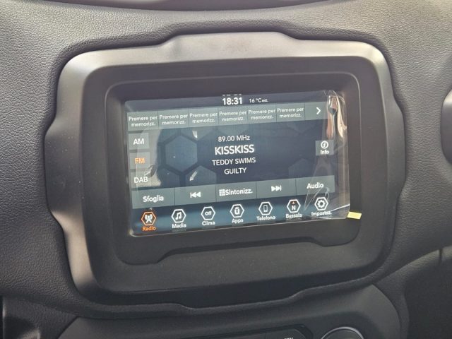 JEEP Renegade usata, con USB