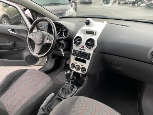 OPEL Corsa usata, con Controllo automatico clima