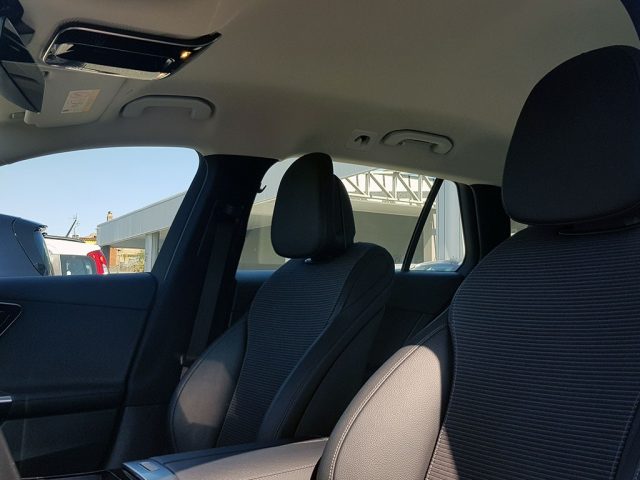 MERCEDES-BENZ C 200 usata, con Sensori di parcheggio anteriori
