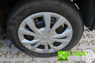 MAHINDRA KUV100 usata, con ESP