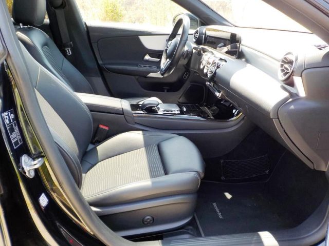MERCEDES-BENZ CLA 180 usata 65