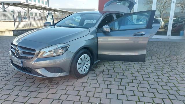 MERCEDES-BENZ A 180 usata, con Freno di stazionamento elettrico