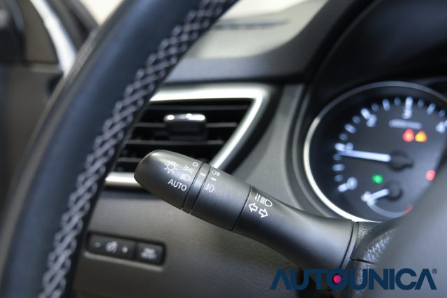 NISSAN Qashqai usata, con Controllo elettronico della corsia