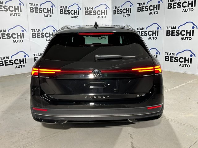VOLKSWAGEN Passat usata, con Park Distance Control