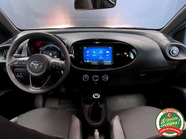 TOYOTA Aygo X usata 10
