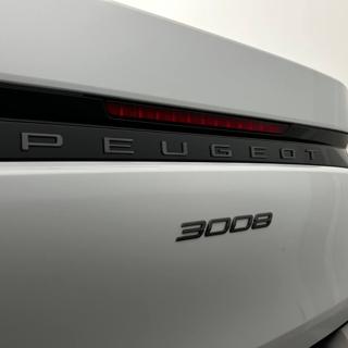 PEUGEOT 3008 usata, con Sensori di parcheggio anteriori