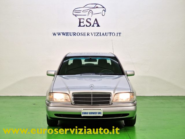MERCEDES-BENZ C 180 usata, con Bracciolo