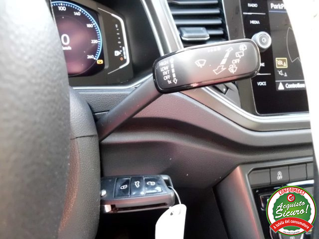 VOLKSWAGEN T-Roc usata, con Autoradio digitale